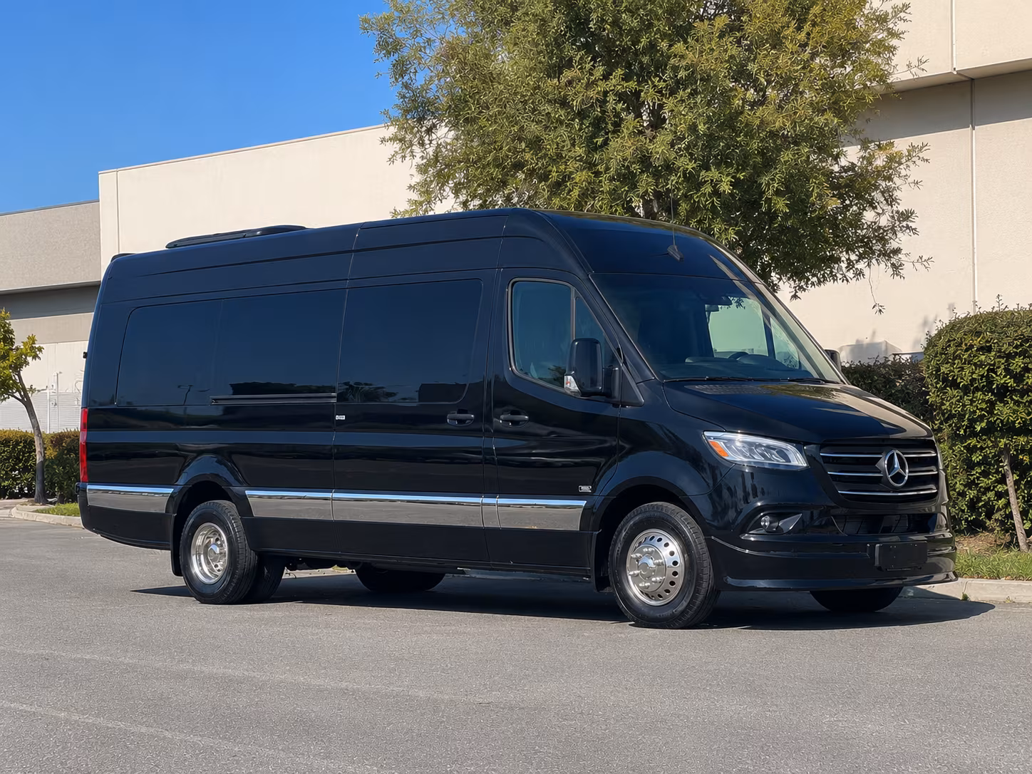 daily employee shuttle sprinter van routes for los angeles commuters