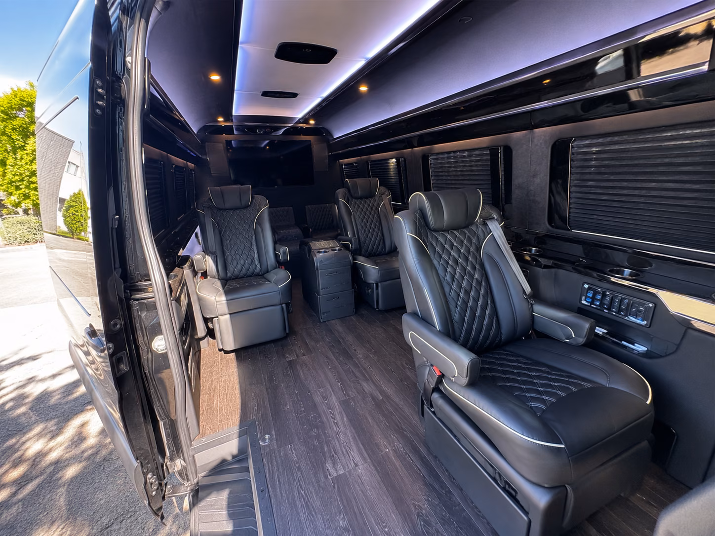 los angeles 15 passenger sprinter van inside