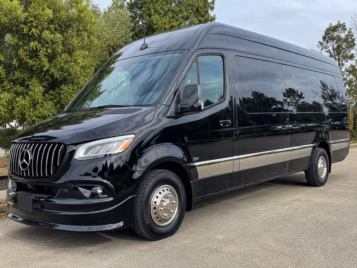 los angeles 20 passenger sprinter van
